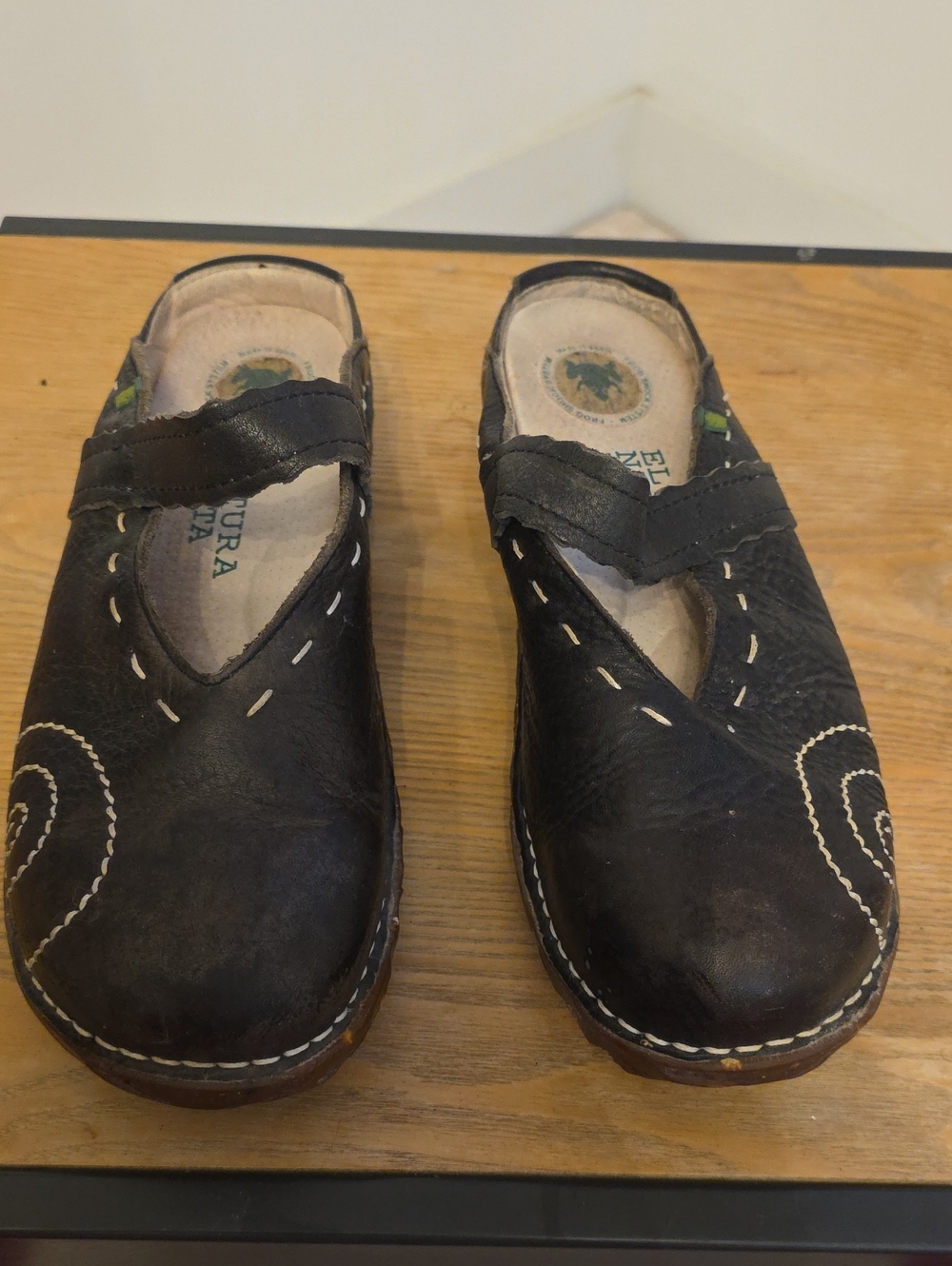 El Naturalista Dark Colored Clog 39
